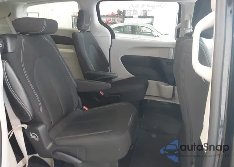 2024 Chrysler Voyager Lx z USA, uszkodzony, nr VIN 2C4RC1CG3RR171745